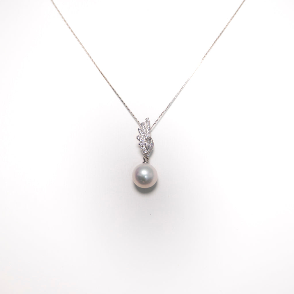 Single Wing Angel AAA Lustrous Pearl Necklace