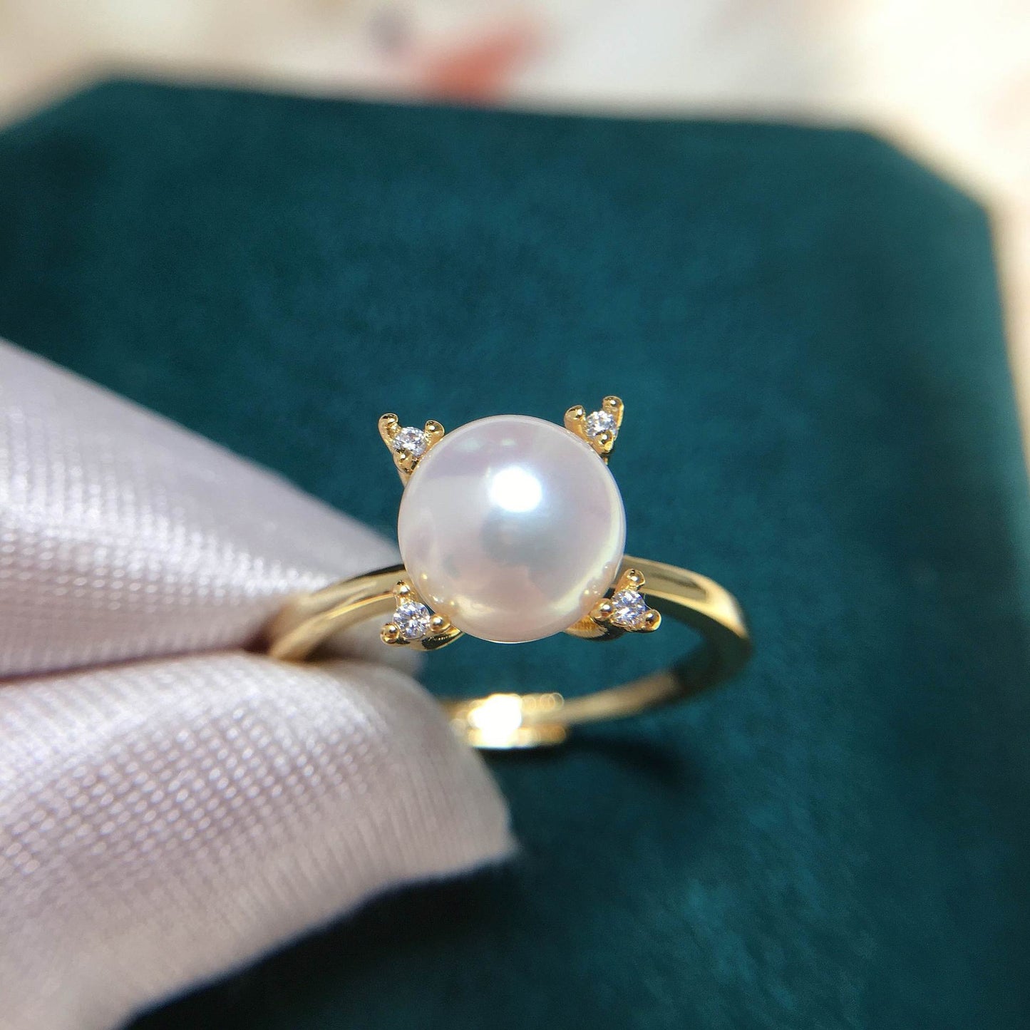 Classic 4 Prongs High Luster Freshwater Pearl Ring