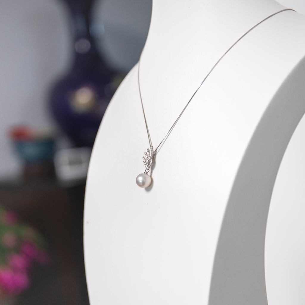 Single Wing Angel AAA Lustrous Pearl Necklace