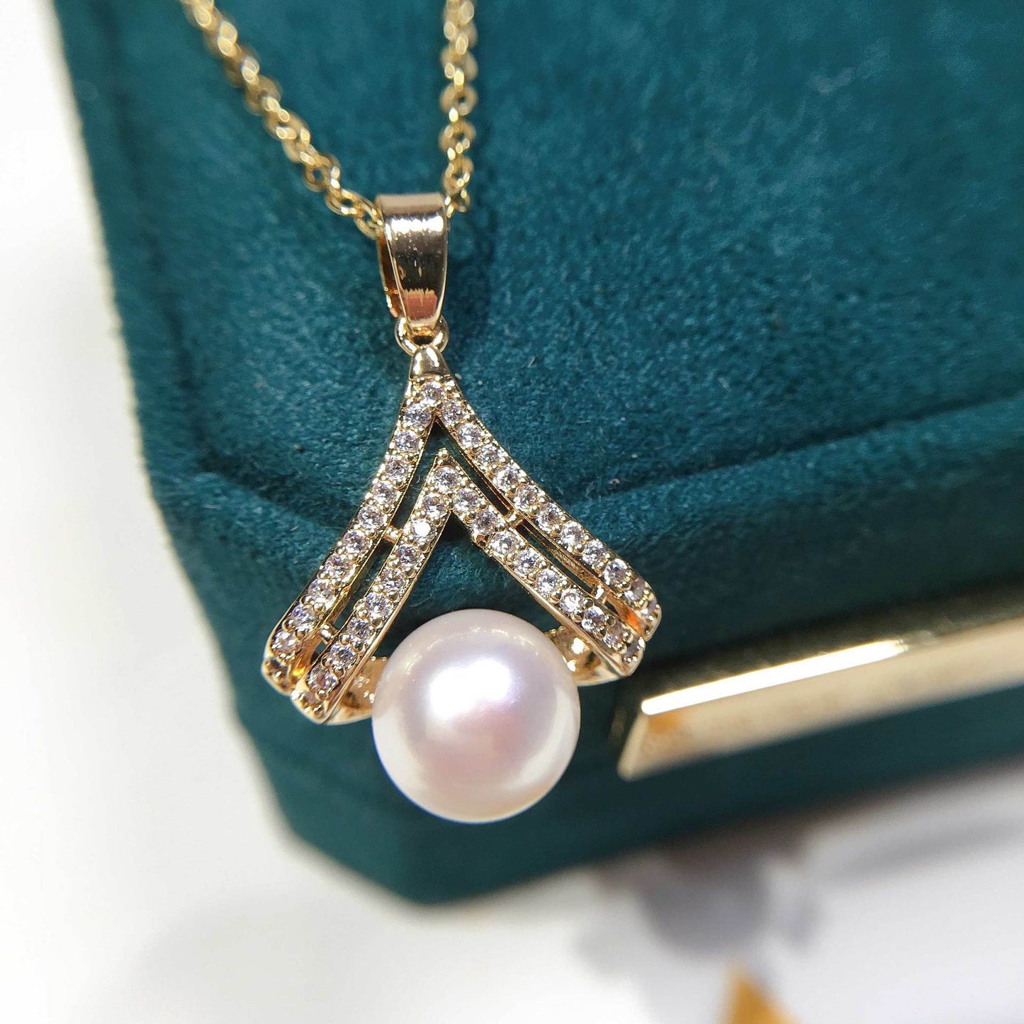 Geometric Triangle Crown Freshwater Pearl Necklace