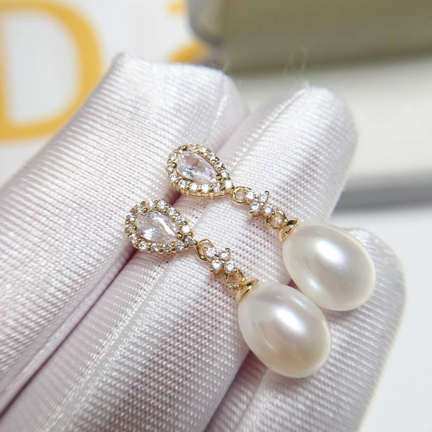 Water Drop Zircon Oval Pearl Earrings
