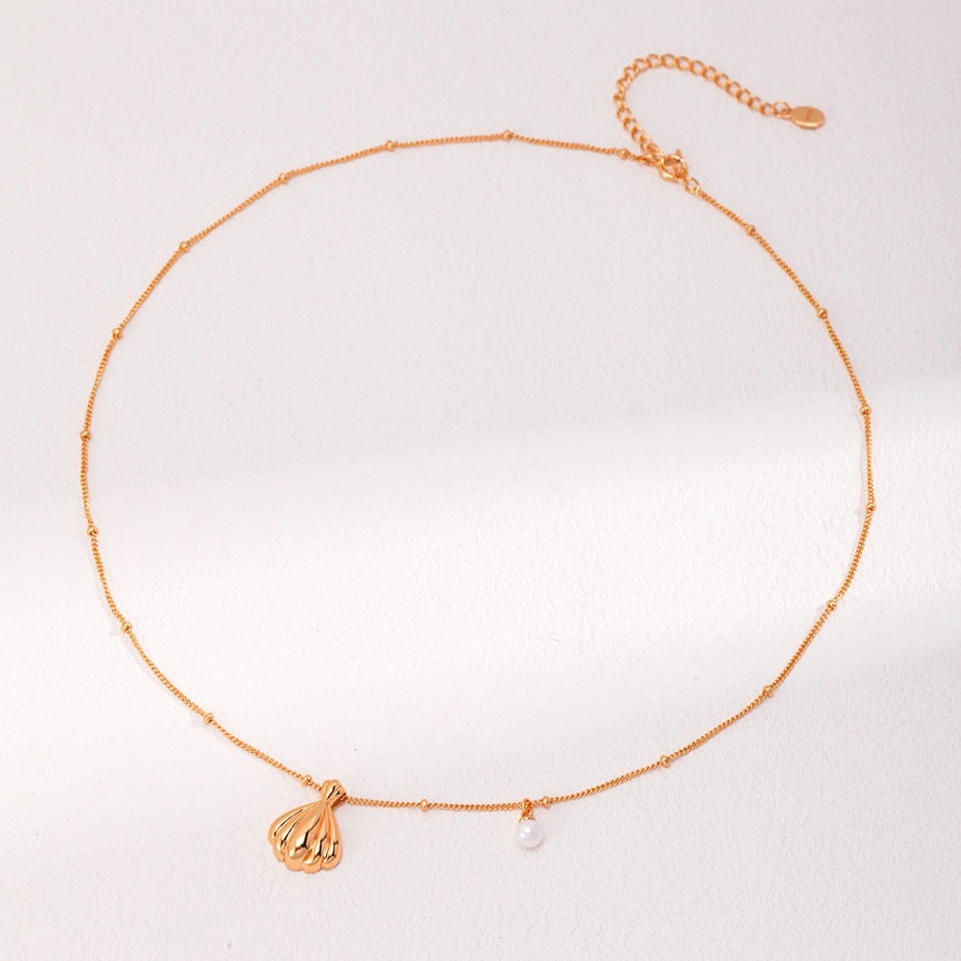 Shell-Shaped Necklace with Pearl -18kGold on Silver