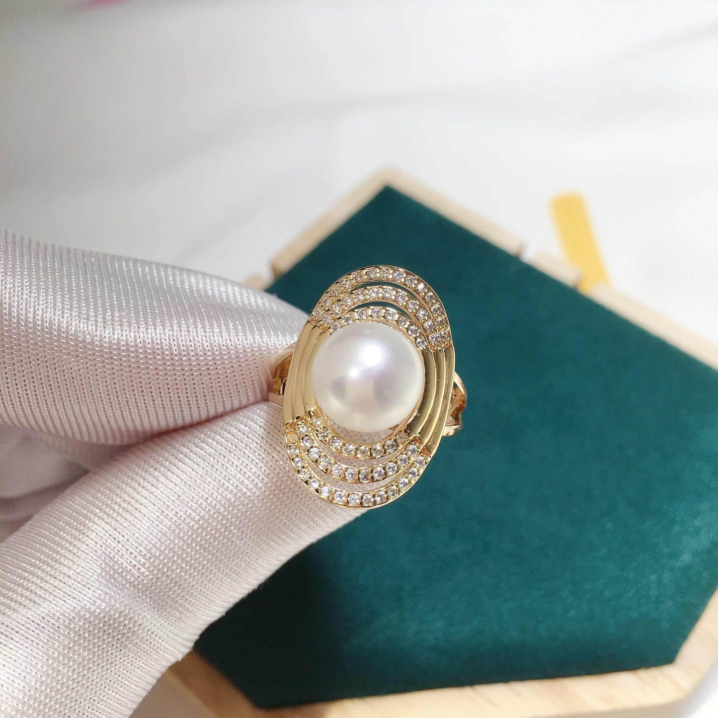 Luxurious Oval Layers Freshwater Pearl Ring