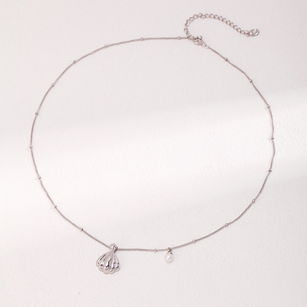 Shell-Shaped Necklace with Pearl -18kGold on Silver