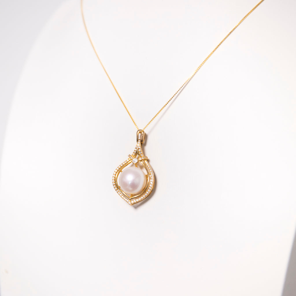 Large AAAA Freshwater Akoya Pearl on Zircon Halo Necklace