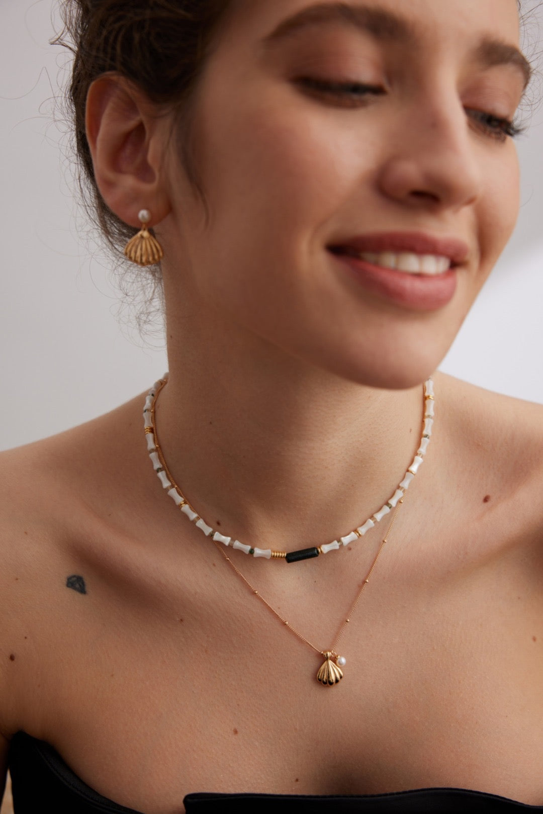 Shell-Shaped Necklace with Pearl -18kGold on Silver