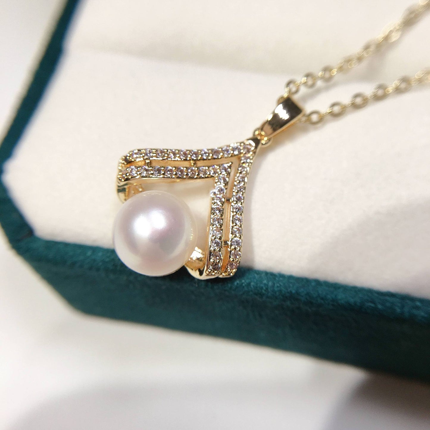 Geometric Triangle Crown Freshwater Pearl Necklace