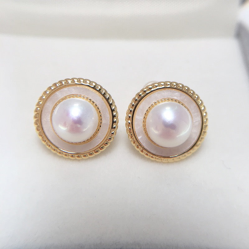 Circle White Shell Freshwater Pearl Stud Earrings