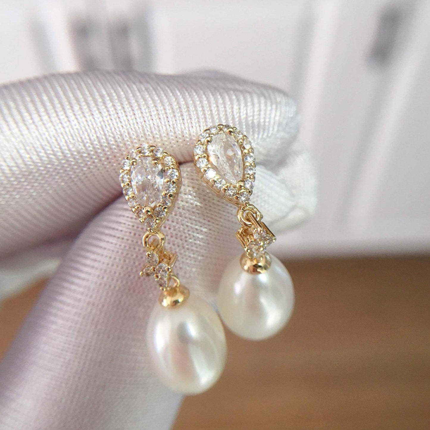 Water Drop Zircon Oval Pearl Earrings