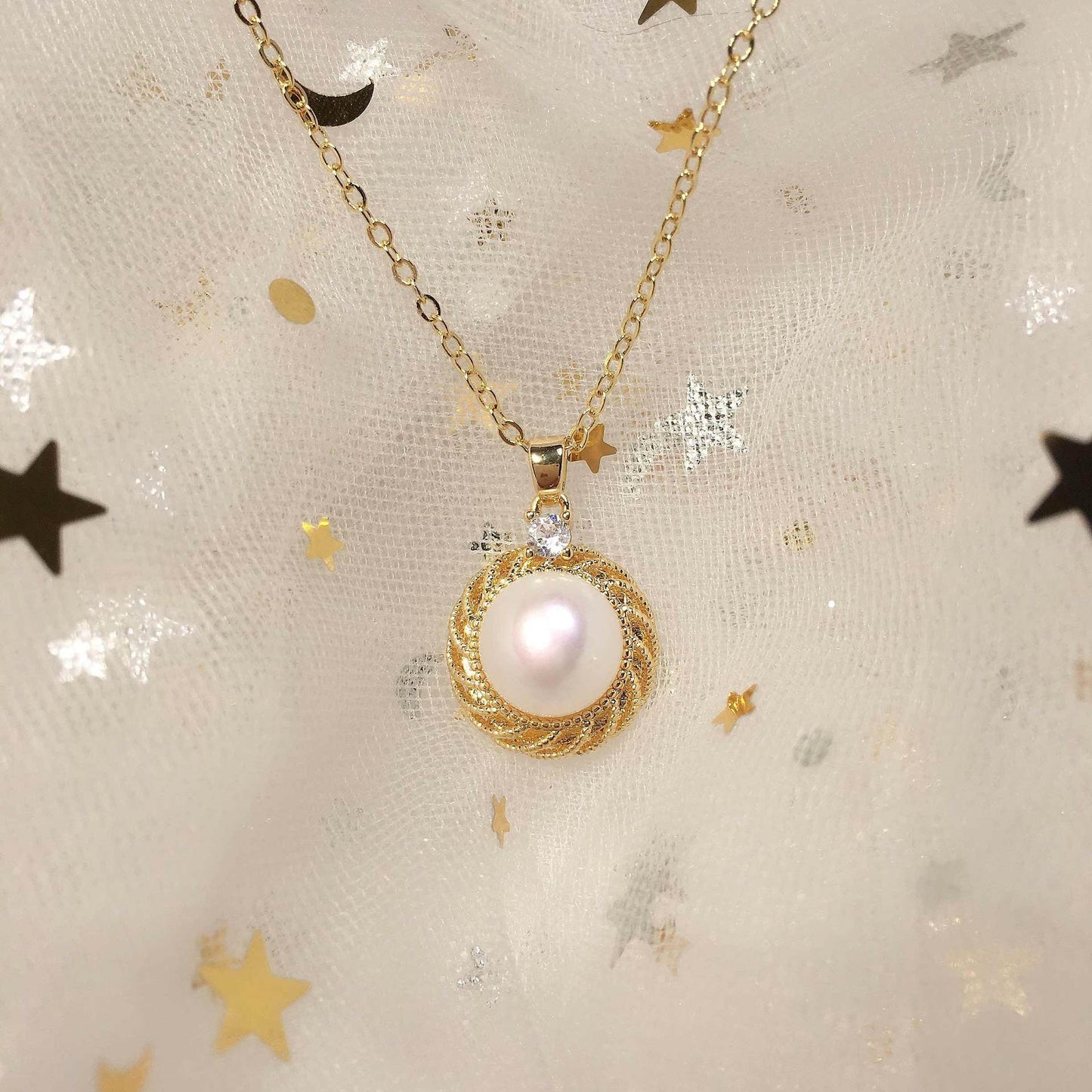 Fire Flame Circled High Luster Freshwater Pearl Necklace