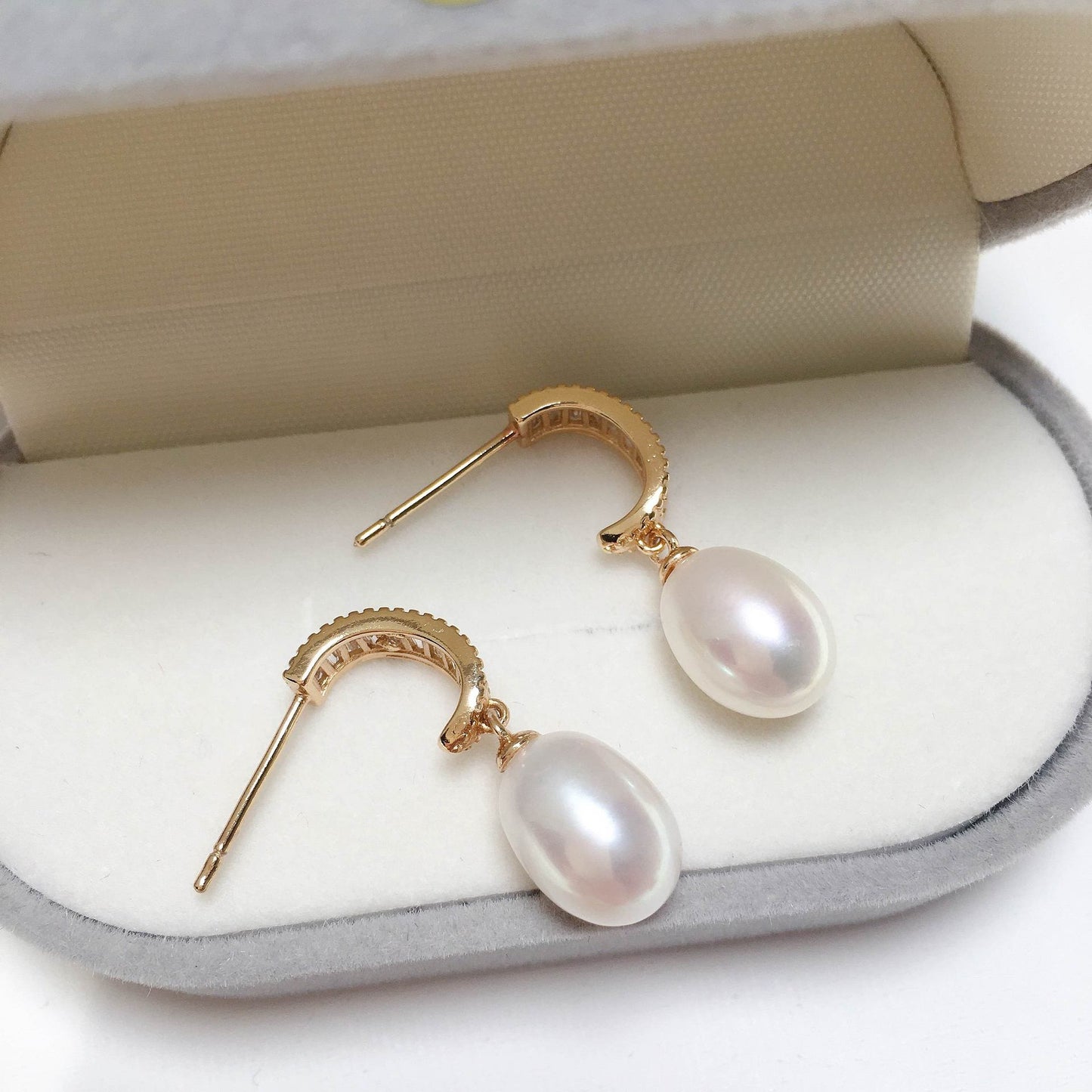Arch Zircon Oval Pearl Earrings