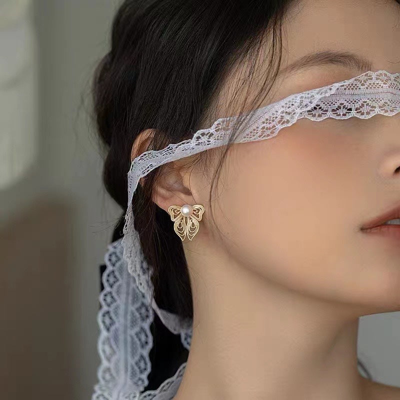 Filigree Hollow Butterfly Pearl Earrings
