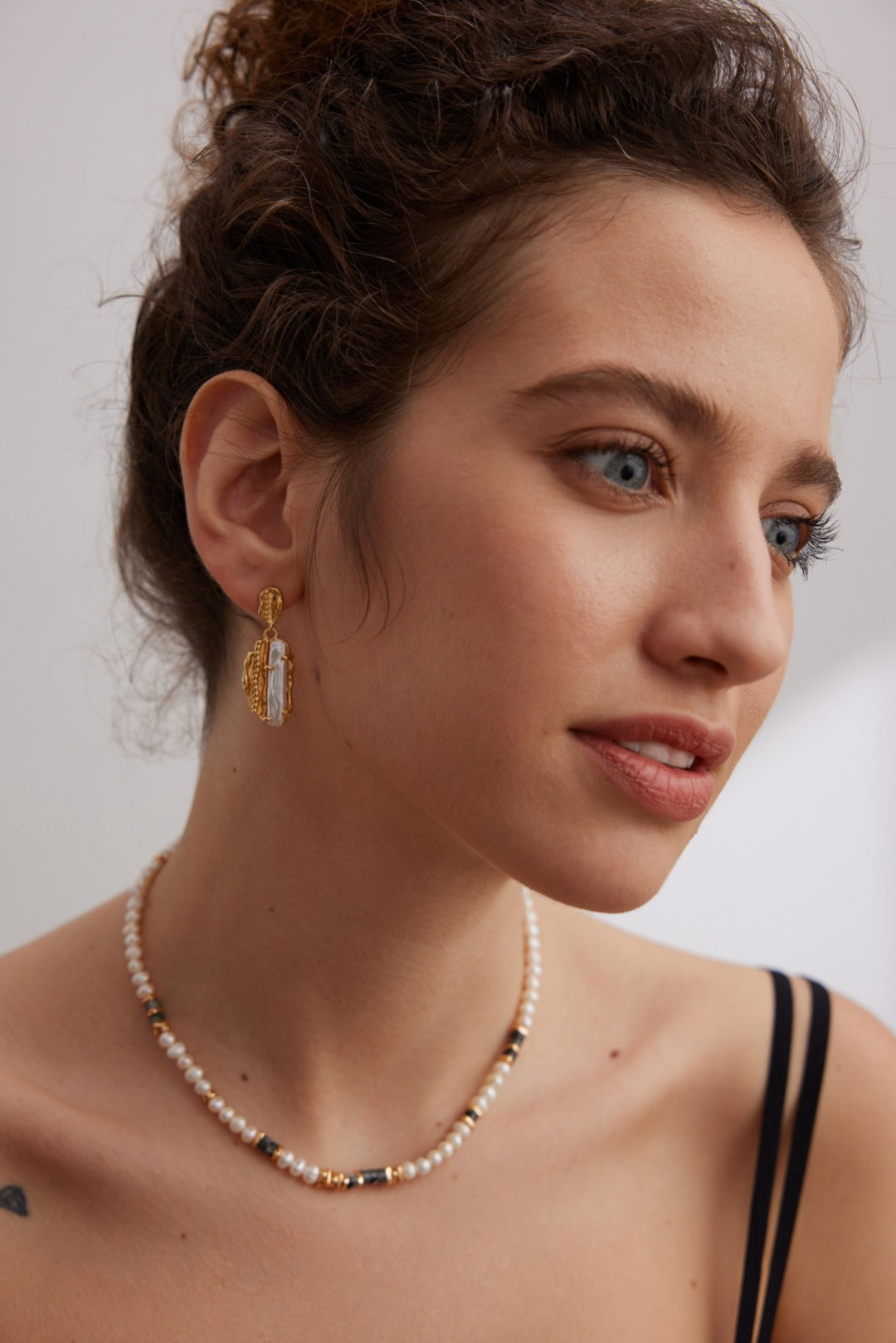 Baroque Pearl and Black Spinel Chocker