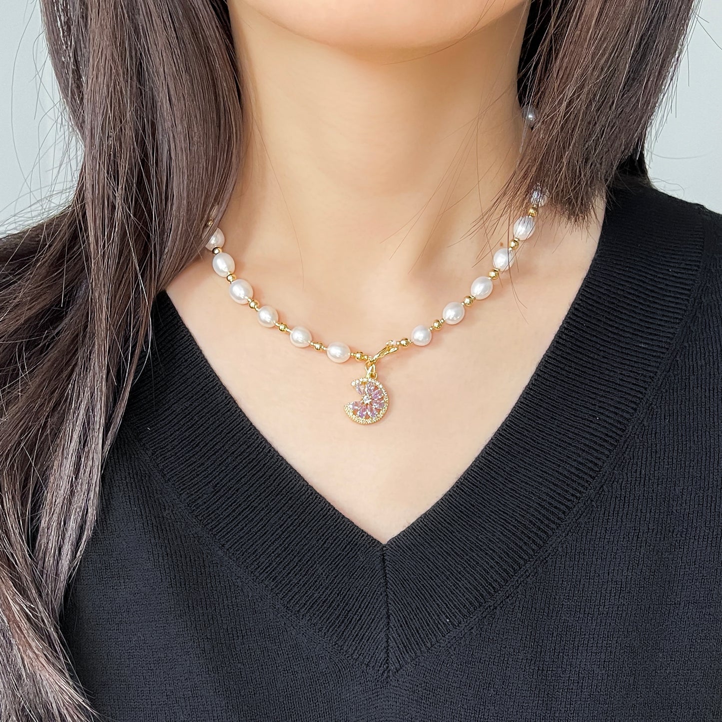 Pink Moon Oval Pearl Necklace
