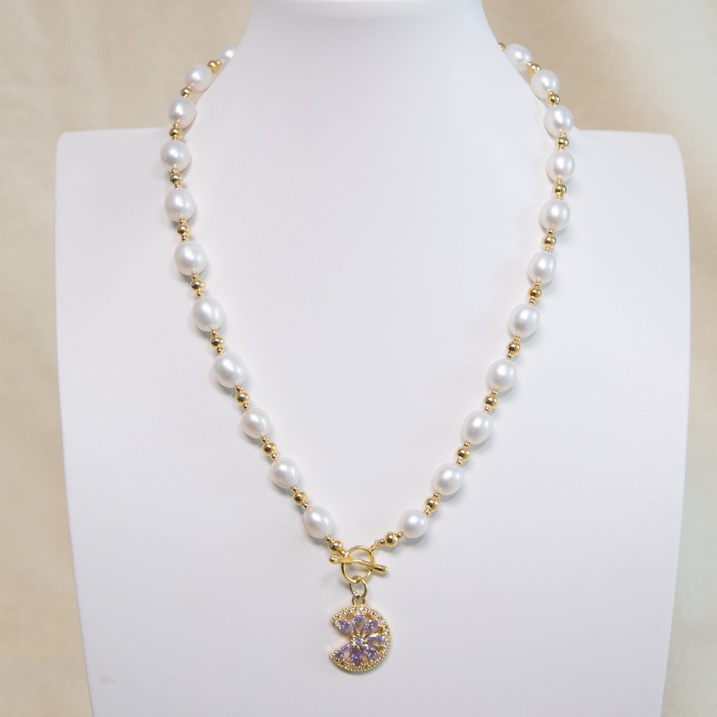 Pink Moon Oval Pearl Necklace