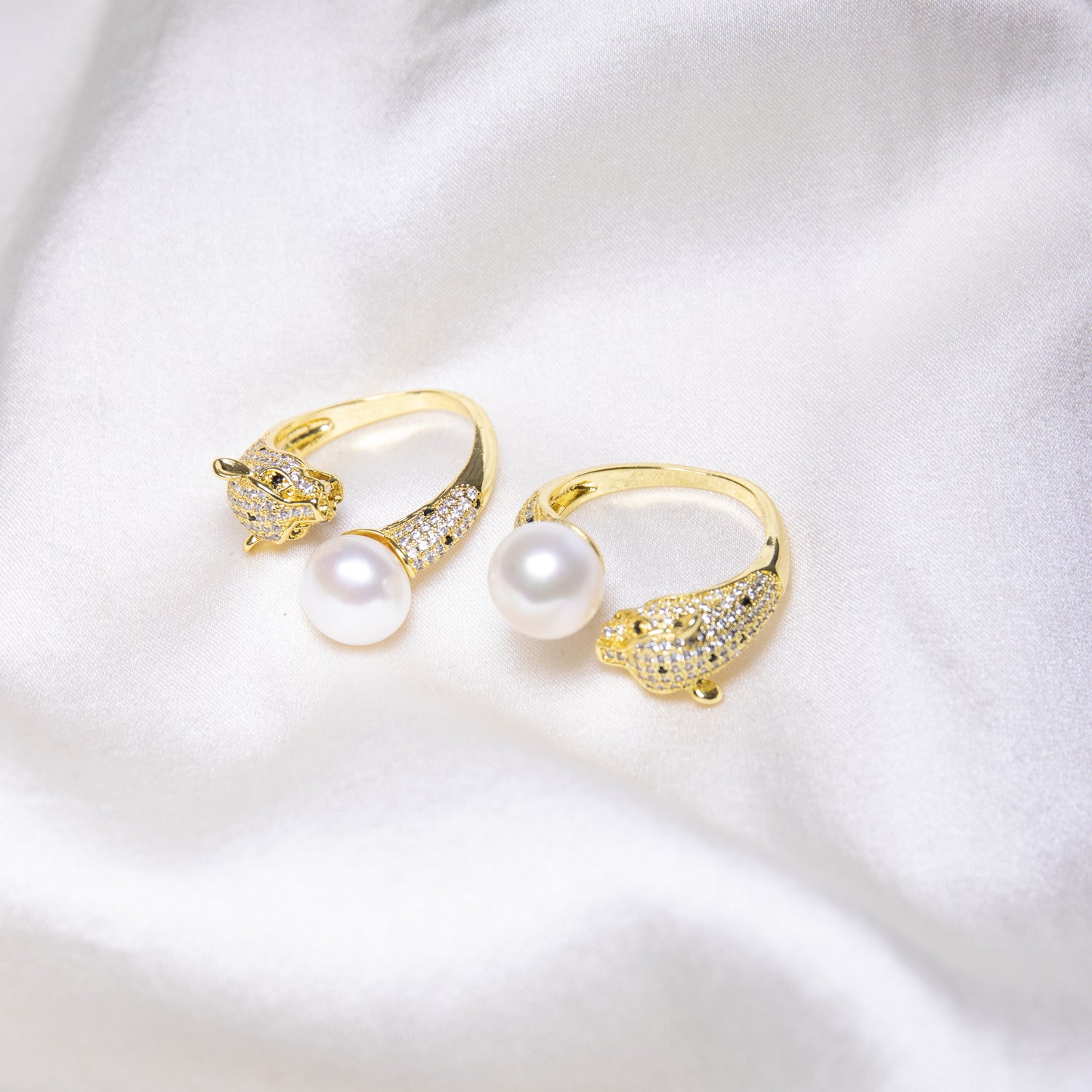 Leopard Head Gold Adjustable Ring with Pearl Head