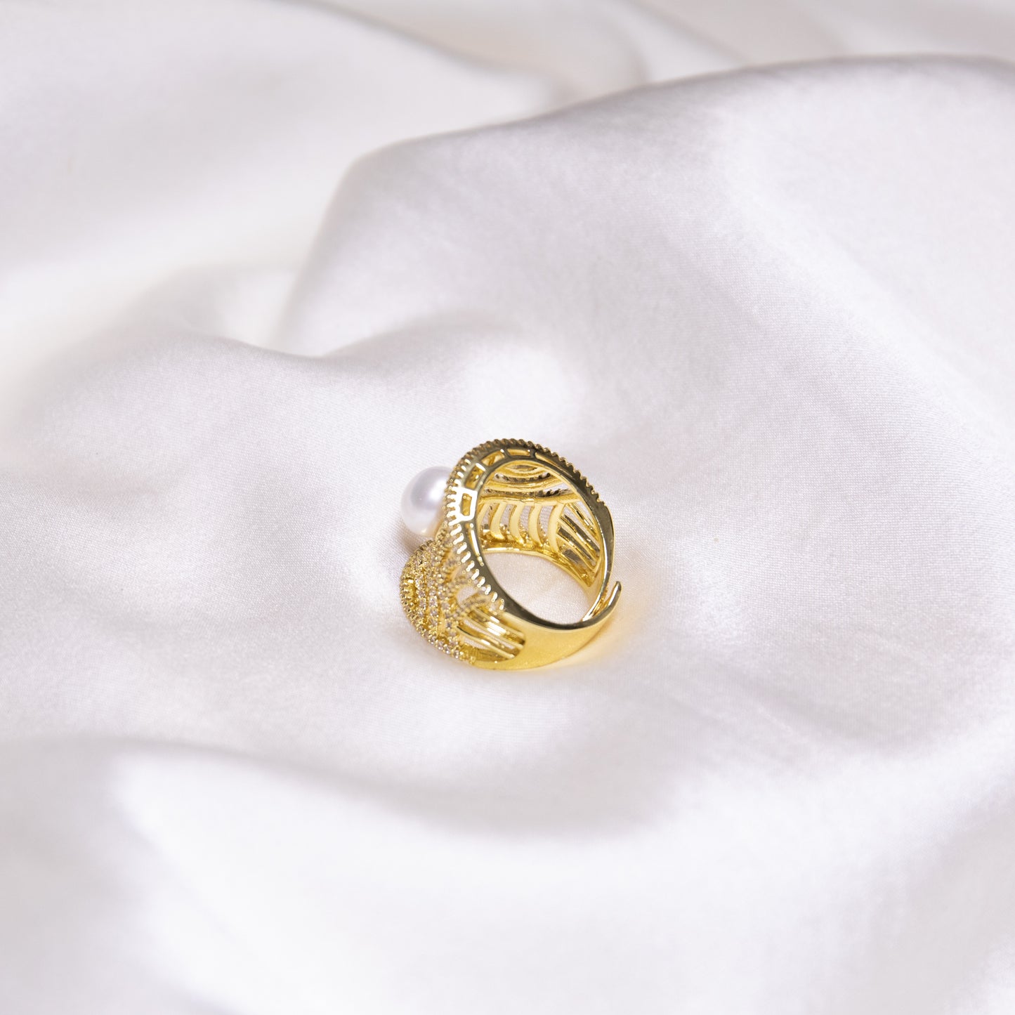 Gold Crown Ring with 5mm Freshwater Pearl