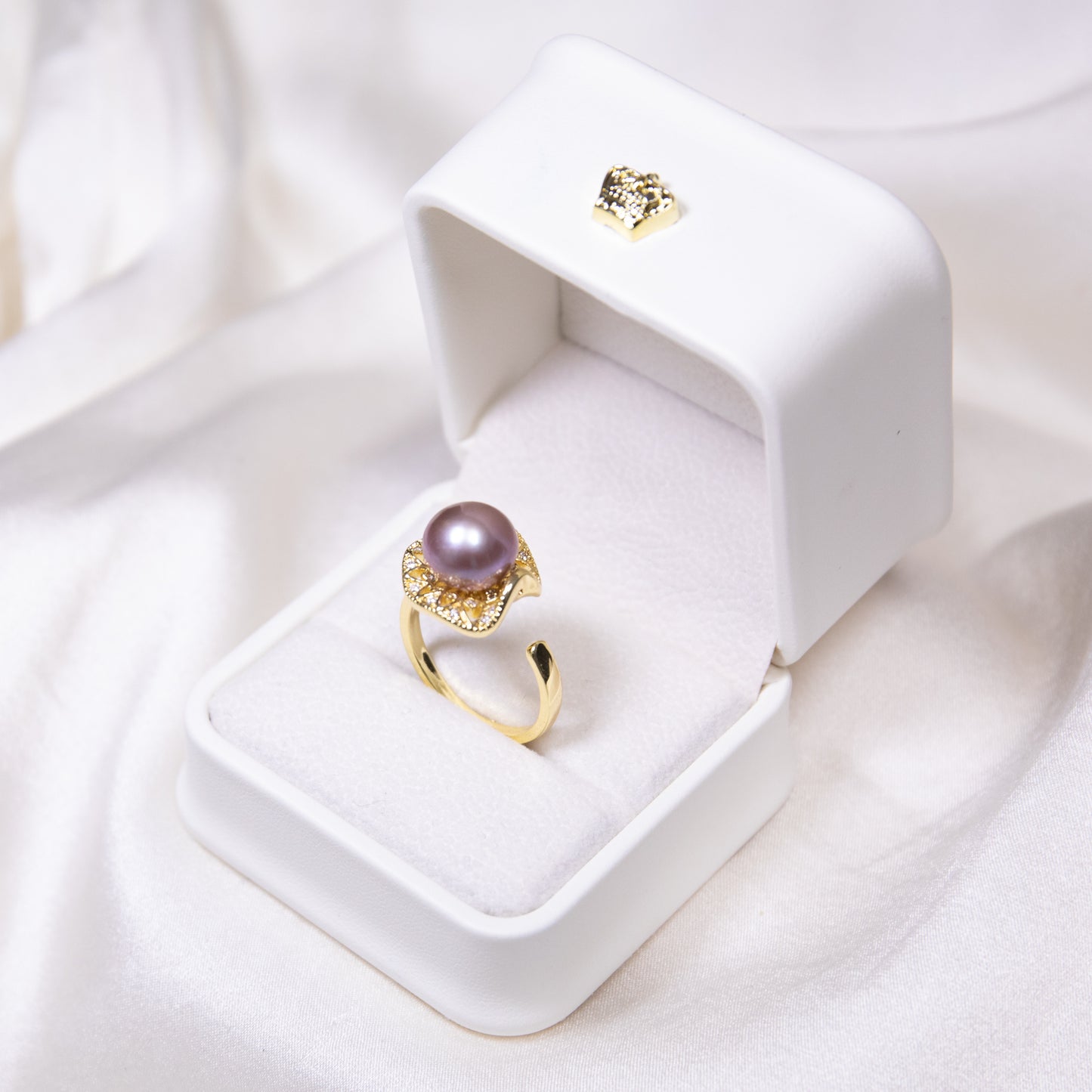Purple Round 10mm AAA Edison Pearl Ring on Flower Setting