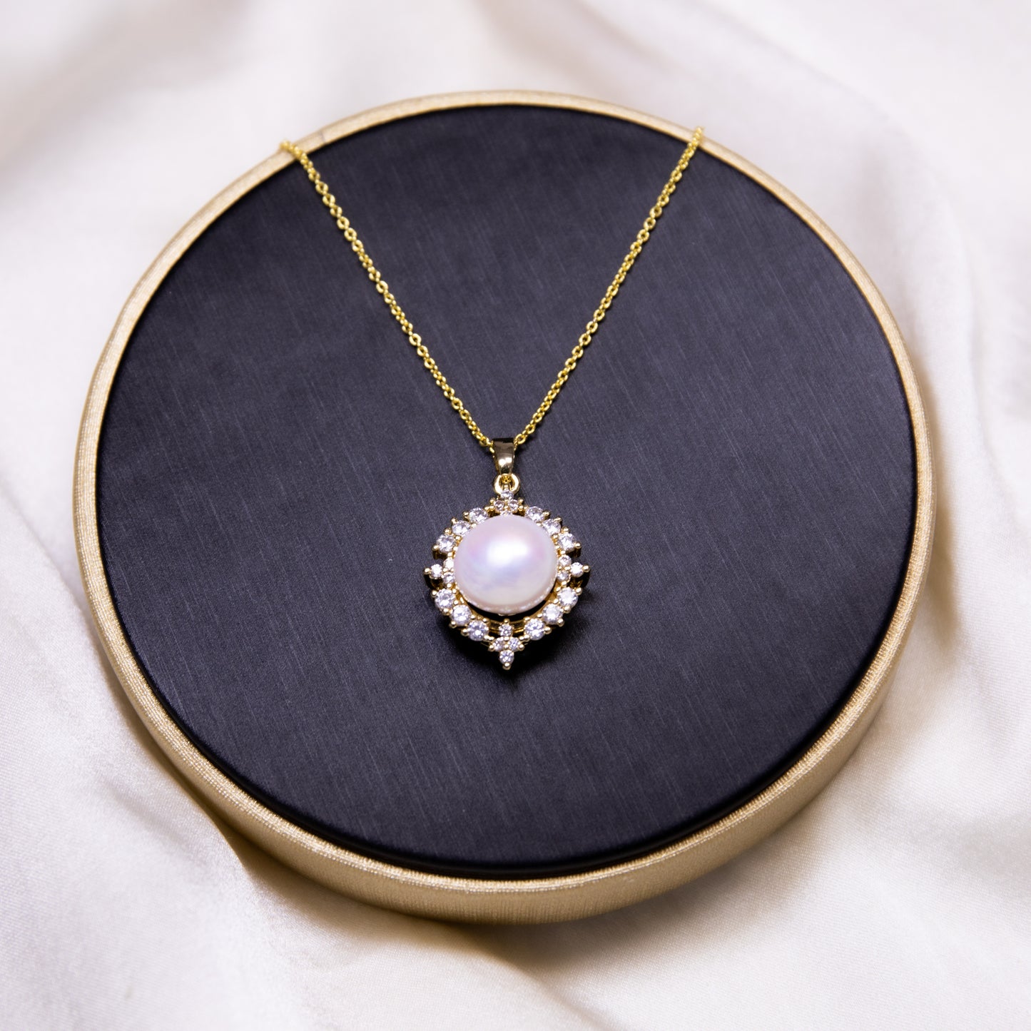 10-11mm White Pearl Pendant on Rhombus Zircon setting