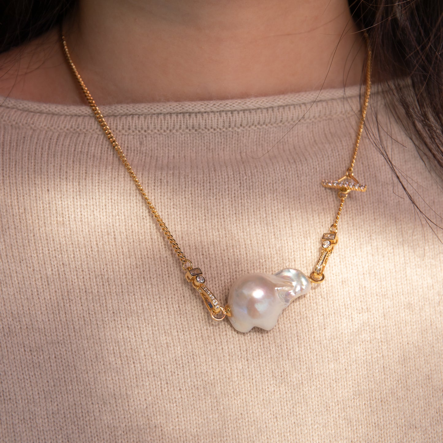 Large Baroque Pearl on Roman Chain Necklace