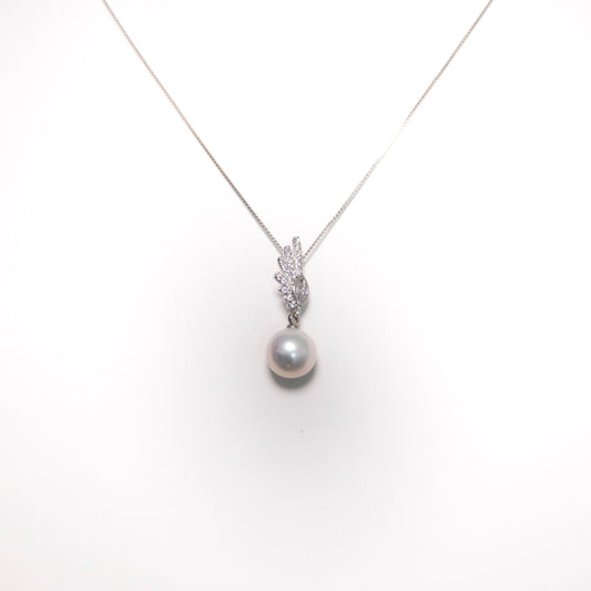 Single Wing Angel AAA Lustrous Pearl Necklace