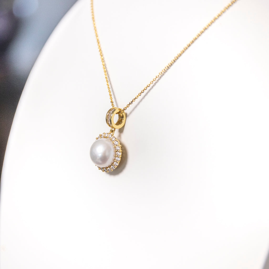 Classic Sunburst Zircon Halo AAA Pearl Necklace