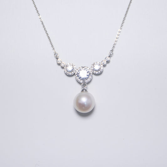 Luxurious Queen Zircon Large Size 13mm AAAA Pearl Necklace