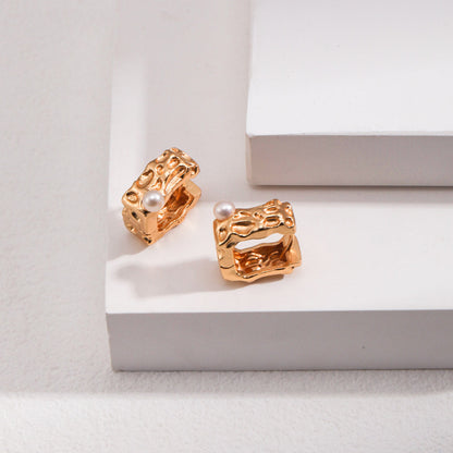 Vintige Minimalist Square Ear Clasps-18k Gold on Silver