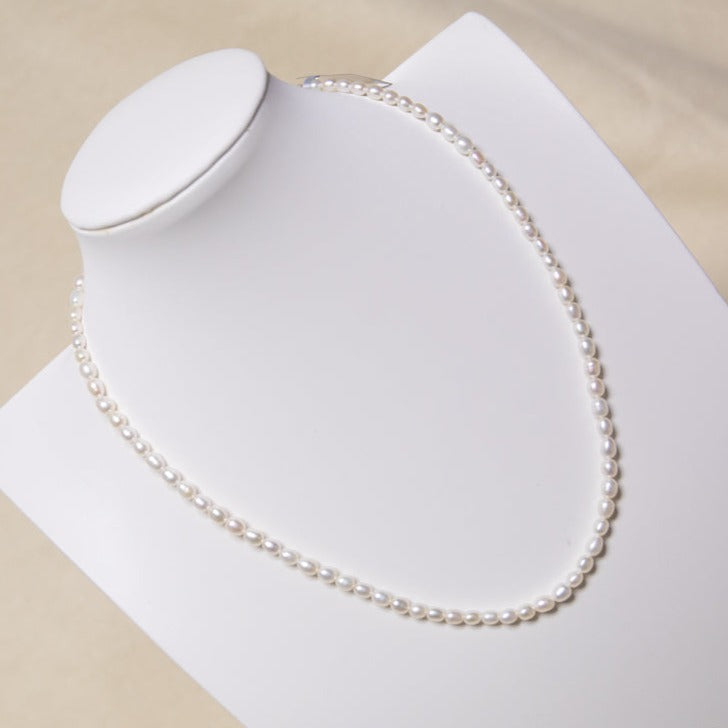 [Simpearl Signature] Small Oval Freshwater Pearl Necklace