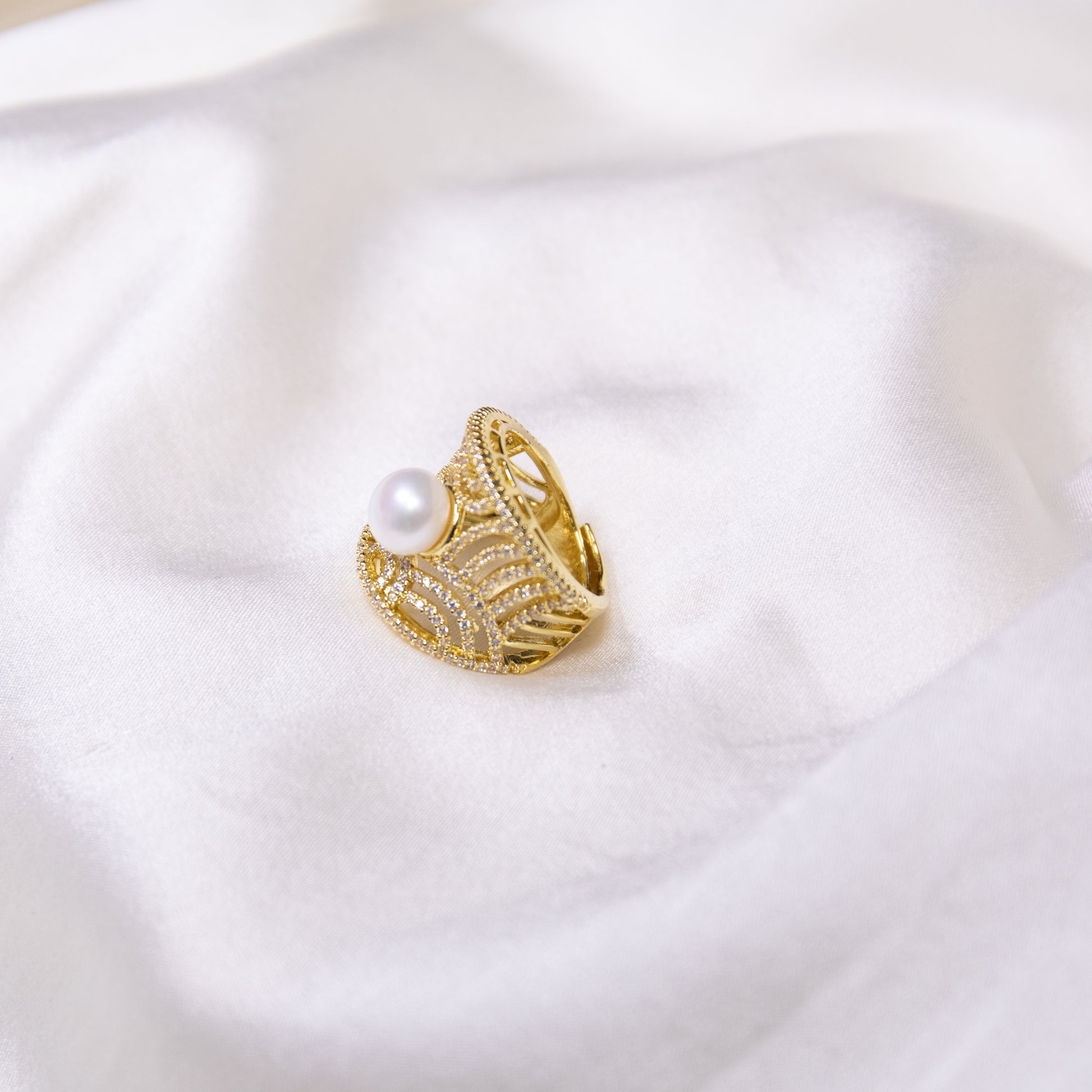 Gold Crown Ring with 5mm Freshwater Pearl