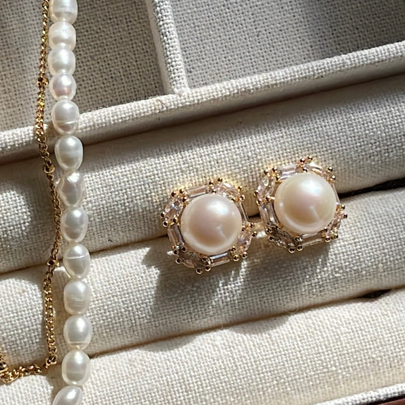 10mm Round Pearls Embed on Square Settings