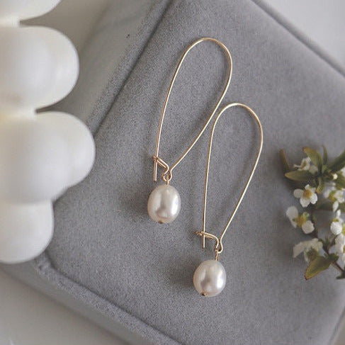 Pearl dangle on Large Hoops Earrings